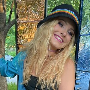 Meet your Posher, Delaney